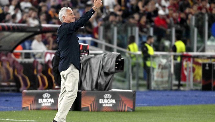Mourinho: Dybala đã thay đổi thái độ của Roma - Bóng Đá