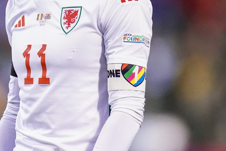 Các đội tuyển sẽ đeo băng ‘OneLove’ bất chấp nguy cơ bị FIFA phạt - Bóng Đá