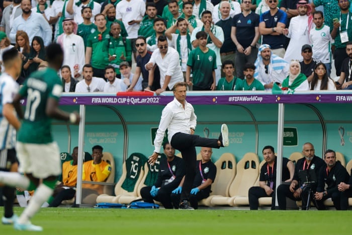 CĐV Saudi Arabia vỡ òa sau trận thắng Argentina - Bóng Đá