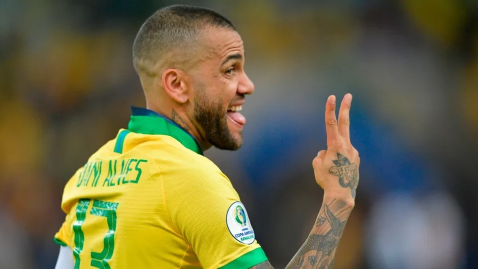 Dani Alves: 'Vấn đề với Brazil là ai cũng kỳ vọng chúng tôi vô địch' - Bóng Đá