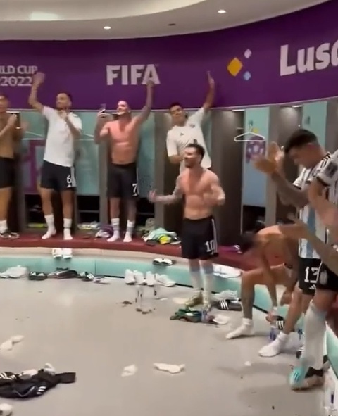 Argentina bị chỉ trích vì nhảy múa ăn mừng trận thắng Mexico - Bóng Đá