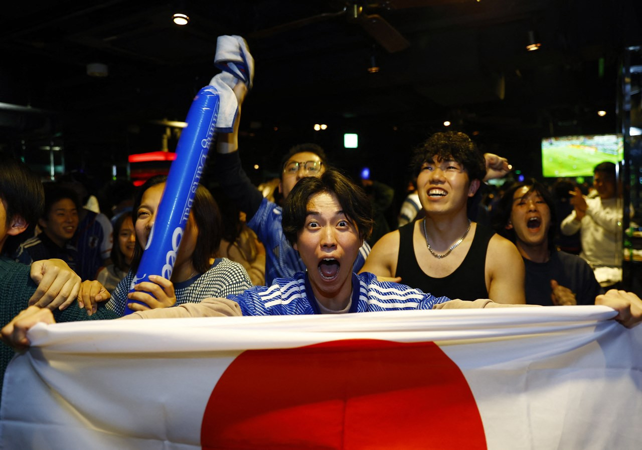 Tokyo vỡ òa vì chiến tích của tuyển Nhật Bản - Bóng Đá