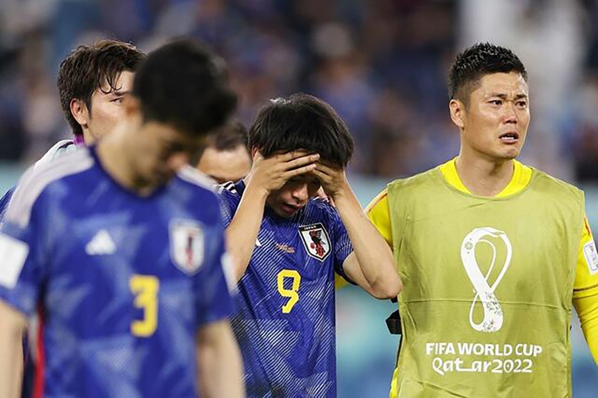 Cầu thủ Nhật Bản đá hỏng 11 m khóc nức nở - Bóng Đá
