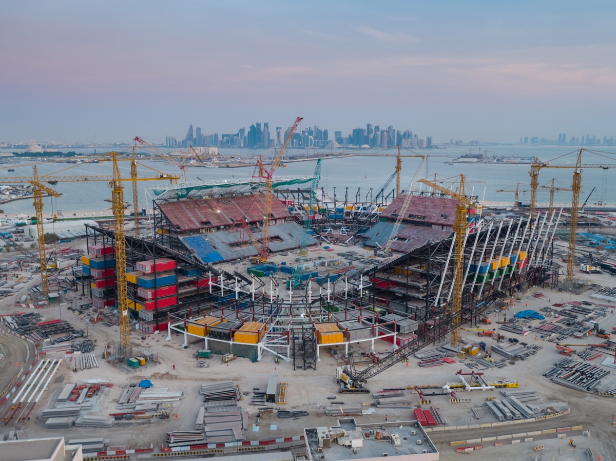Kỳ công quá trình tháo sân vận động lắp ghép hậu World Cup - Bóng Đá