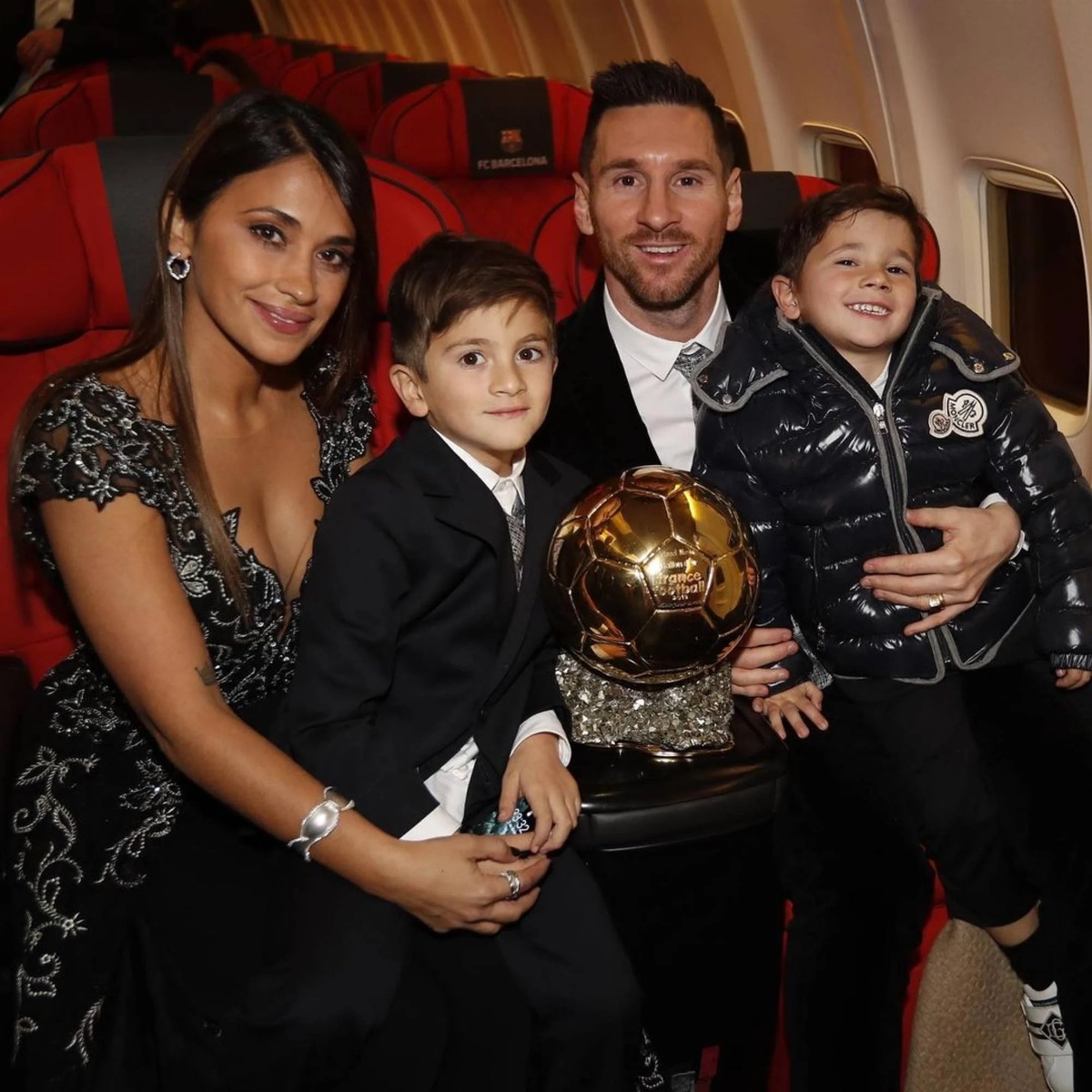 Ngoài mục đích công việc, Messi chủ yếu dùng máy bay cá nhân để đưa vợ và các con đi nghỉ dưỡng hoặc để đi chơi với các đồng đội. Ảnh: @leomessi.