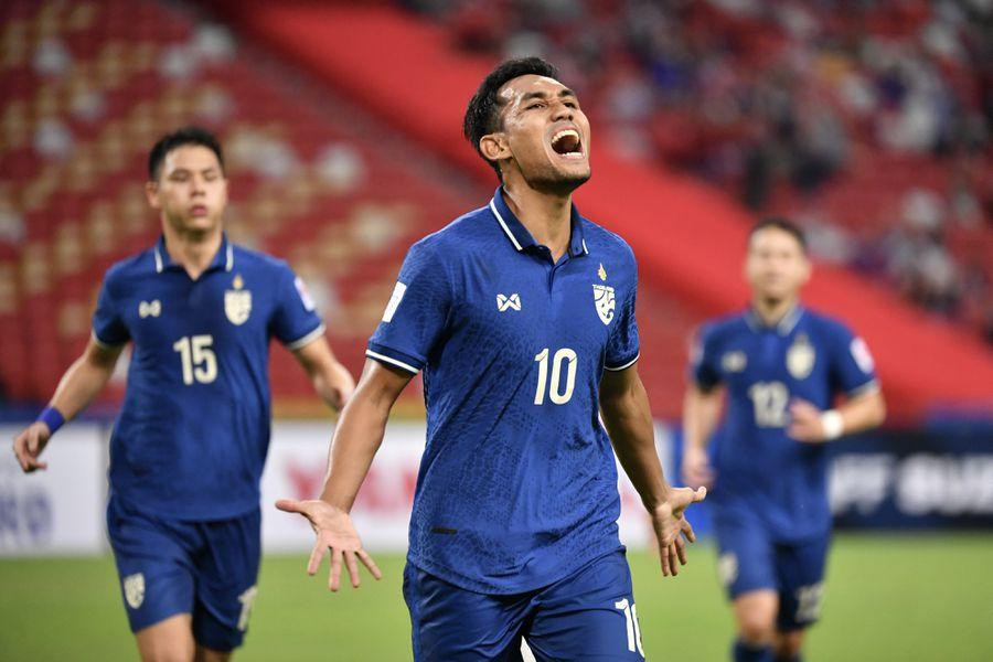 Thái Lan chốt danh sách dự AFF Cup: Trông chờ vào Teerasil Dangda - Bóng Đá