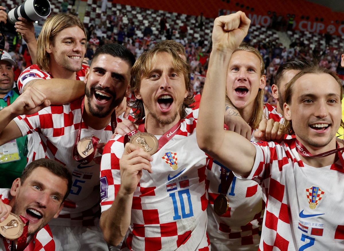 Màn ăn mừng gây tranh cãi của tuyển Croatia - Bóng Đá