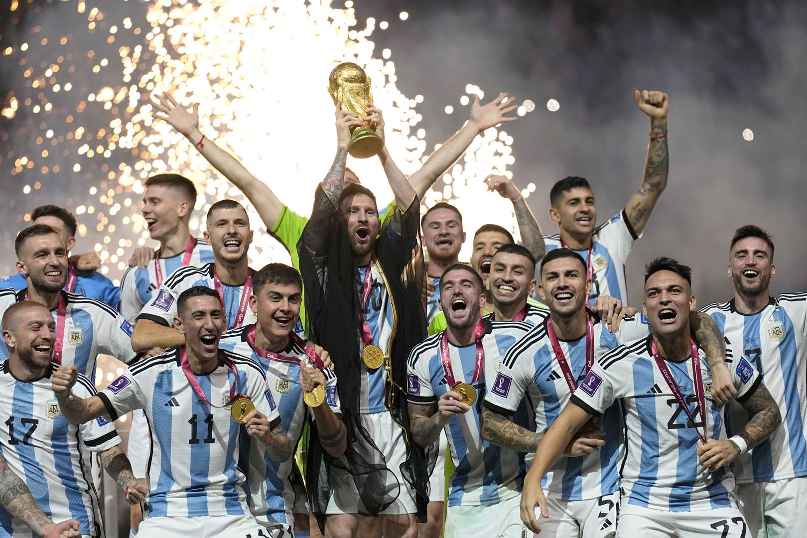 Messi vô địch World Cup 2022: Biểu tượng lịch sử - Bóng Đá