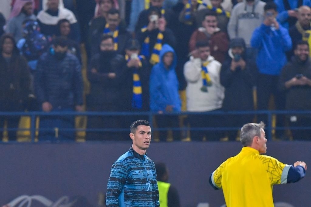 Buổi tập đầu tiên của Ronaldo với Al Nassr - Bóng Đá