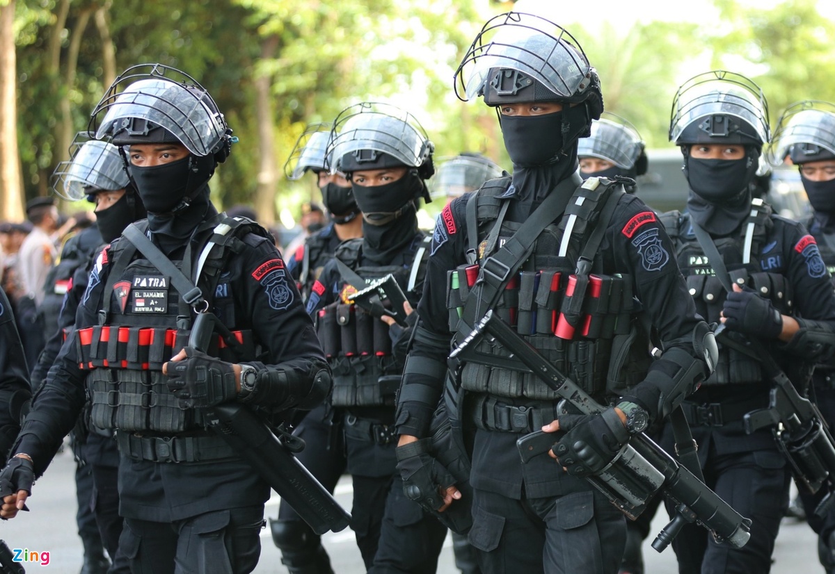 3.690 cảnh sát triển khai bảo vệ trận đấu của Việt Nam - Bóng Đá