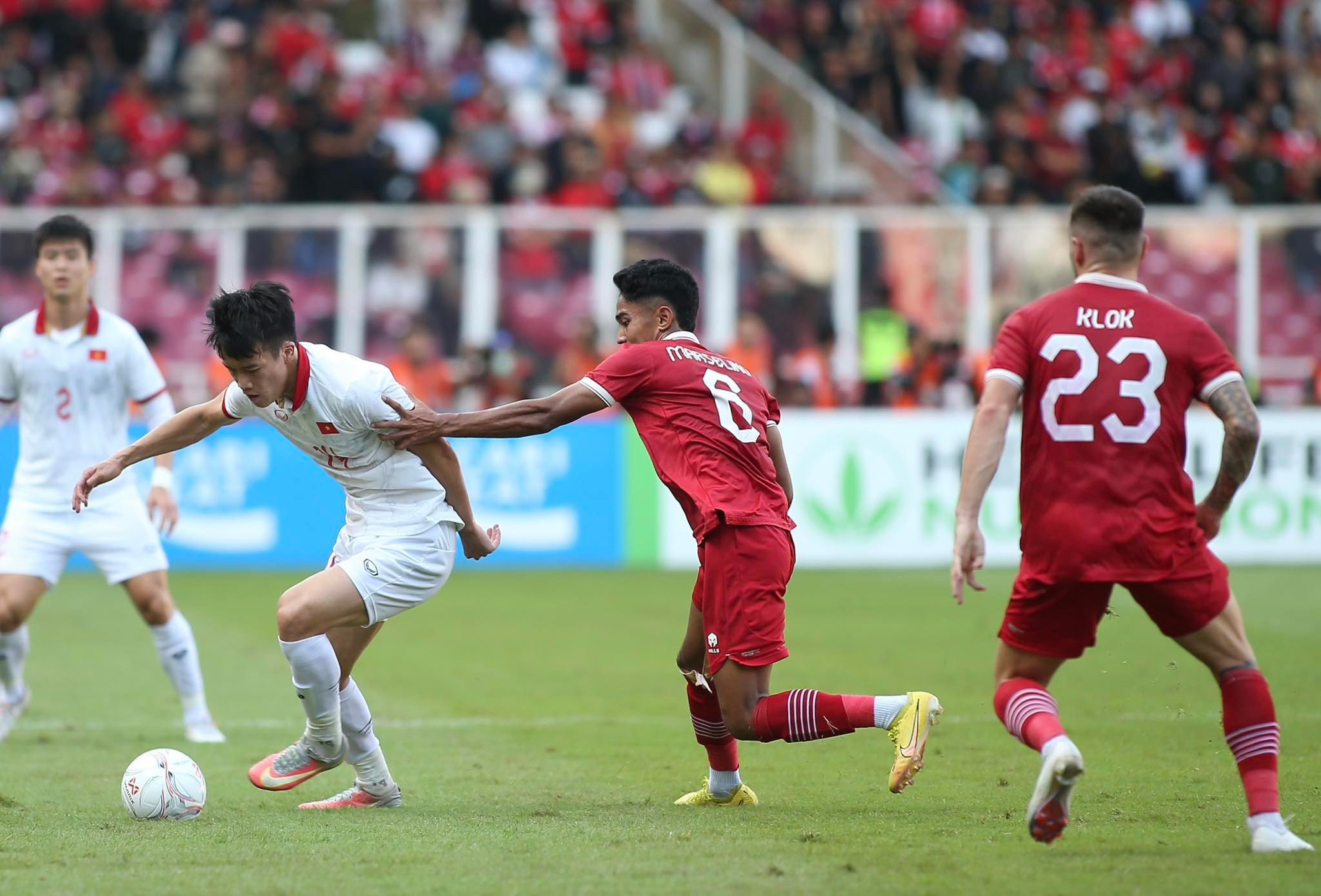 Hoà Indonesia 0-0, tuyển Việt Nam bất lợi lượt về bán kết AFF Cup - Bóng Đá