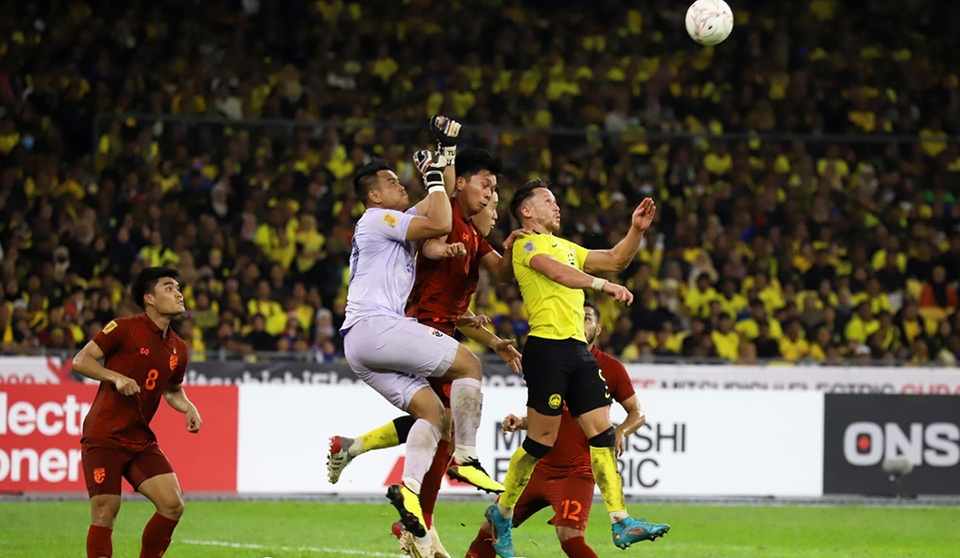 Báo Malaysia tố trọng tài 'cướp' một bàn ở trận gặp Thái Lan - Bóng Đá