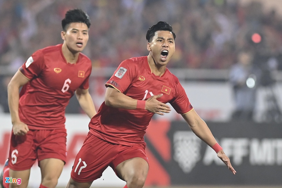 Báo Hàn 'phát sốt' vì bàn thắng của Văn Thanh - Bóng Đá