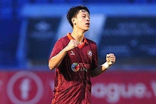 CLB Bình Định chiêu mộ cầu thủ Việt kiều Viktor Lê - Bóng Đá