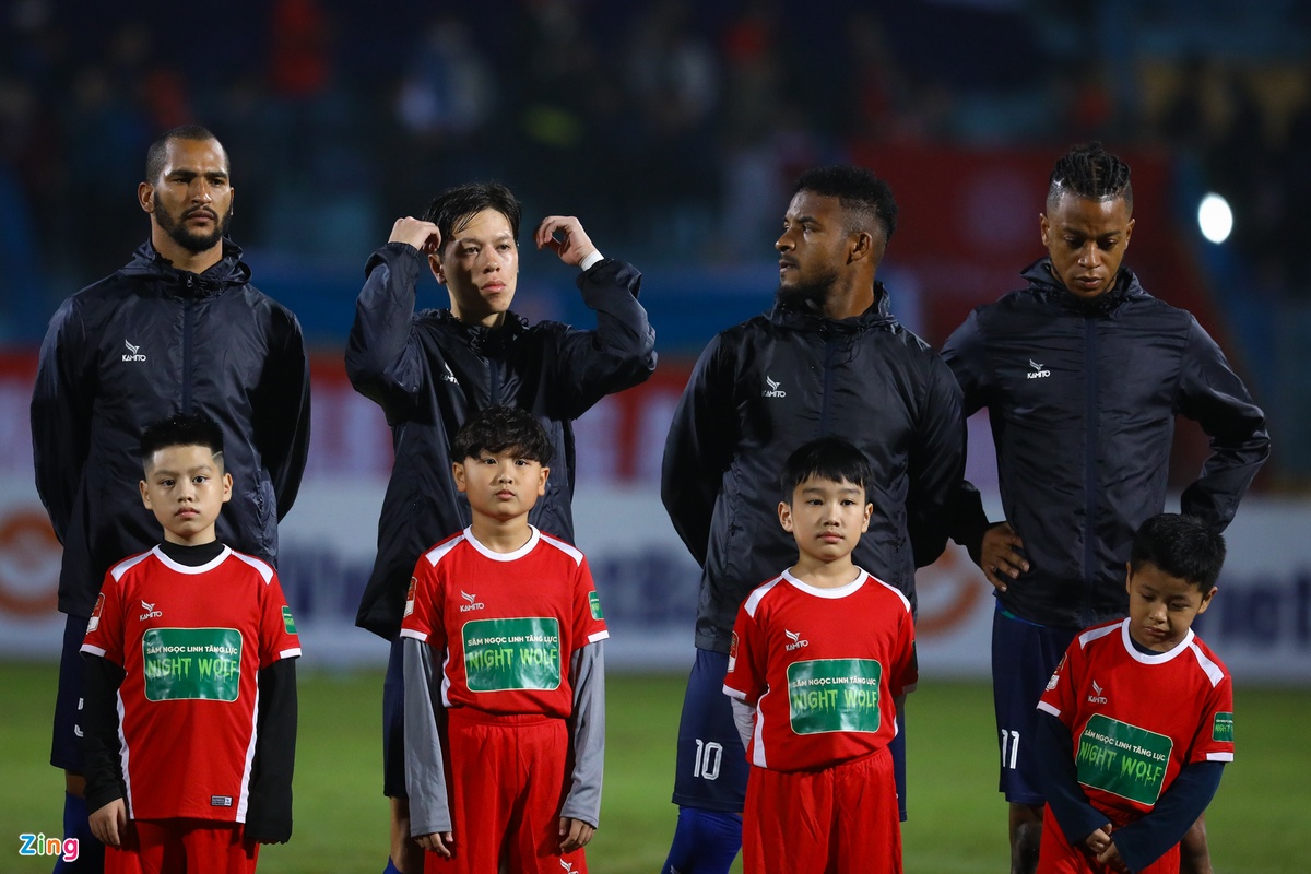 Cầu thủ Việt kiều không may gặp Văn Hậu ngày ra mắt V.League - Bóng Đá