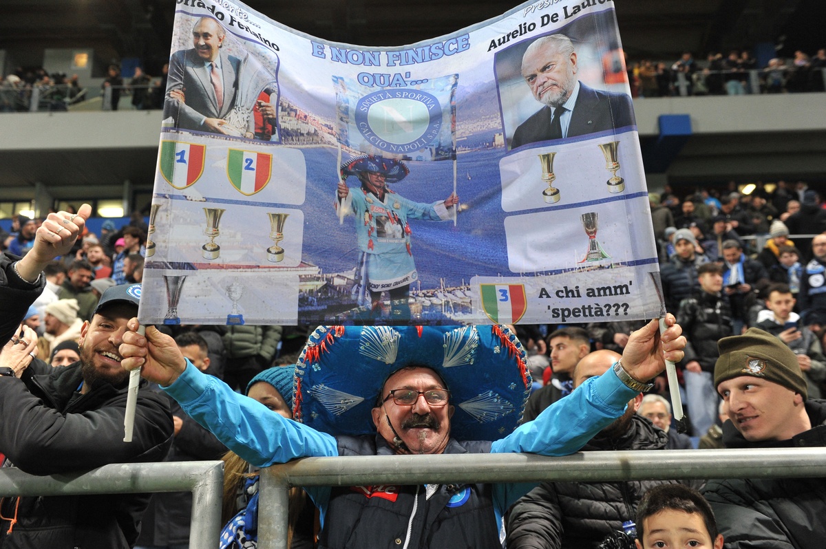 Osimhen thăng hoa, Napoli tạo khoảng cách 18 điểm với đội đứng thứ 2 - Bóng Đá