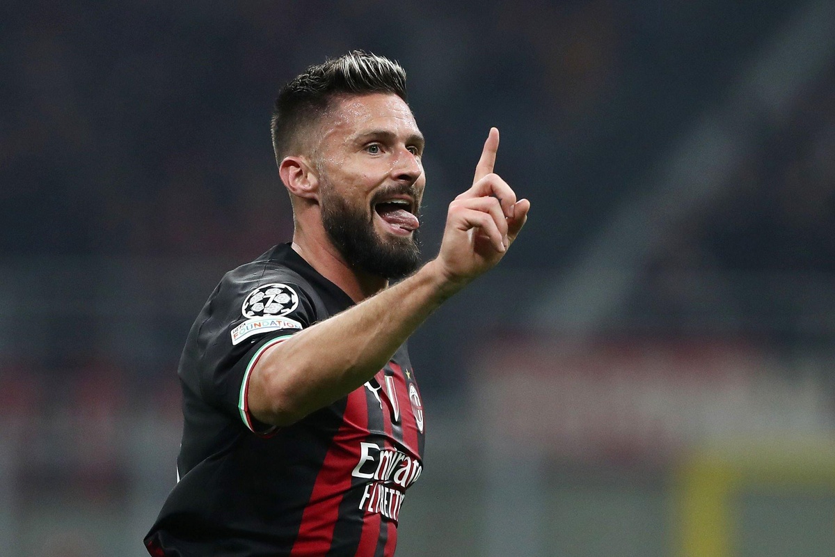 Olivier Giroud (4 bàn): Tuyển thủ Pháp ghi 3 bàn trong 2 trận cuối vòng bảng Champions League mùa này, góp công lớn giúp Milan vào vòng 1/8. Trận gần nhất, Giroud không ghi bàn song vẫn là cầu thủ chơi tốt bậc nhất của Milan trước Tottenham.