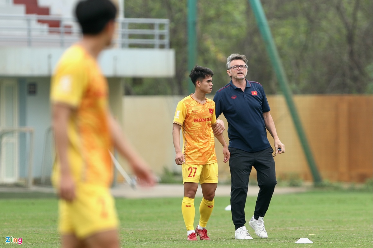 U23 Việt Nam được khích lệ trước ngày đi Qatar - Bóng Đá