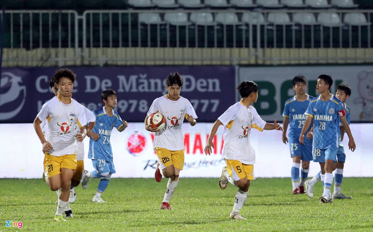 Kiatisuk chứng kiến U13 HAGL thất bại trước đối thủ Nhật Bản - Bóng Đá