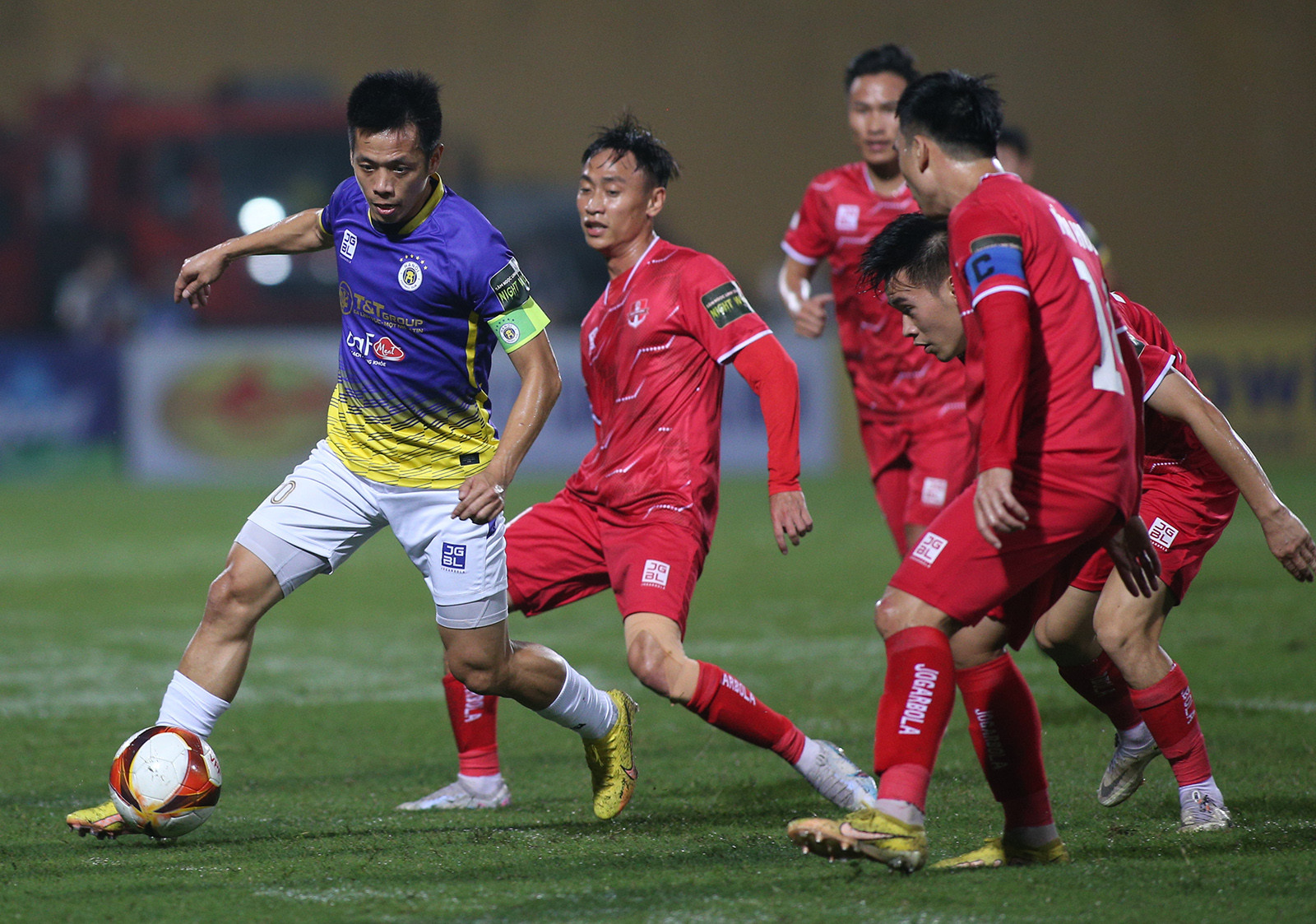 Bàn thắng thứ 100 của Văn Quyết ở V-League - Bóng Đá