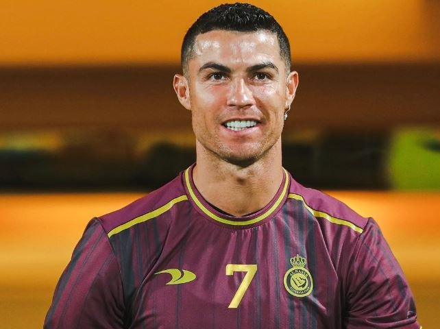 Ronaldo xoa dịu CĐV Saudi Arabia - Bóng Đá
