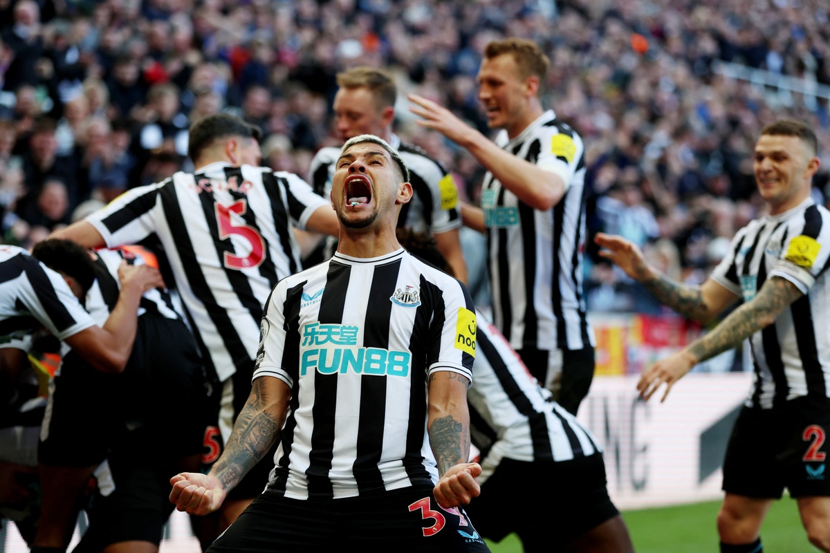 Newcastle sắp trở lại chơi Champions League sau hai thập niên. Ảnh: Reuters.