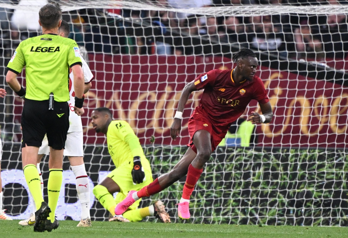 Roma lỡ cơ hội vào top 4 vì bàn thua ở phút 90+7 - Bóng Đá