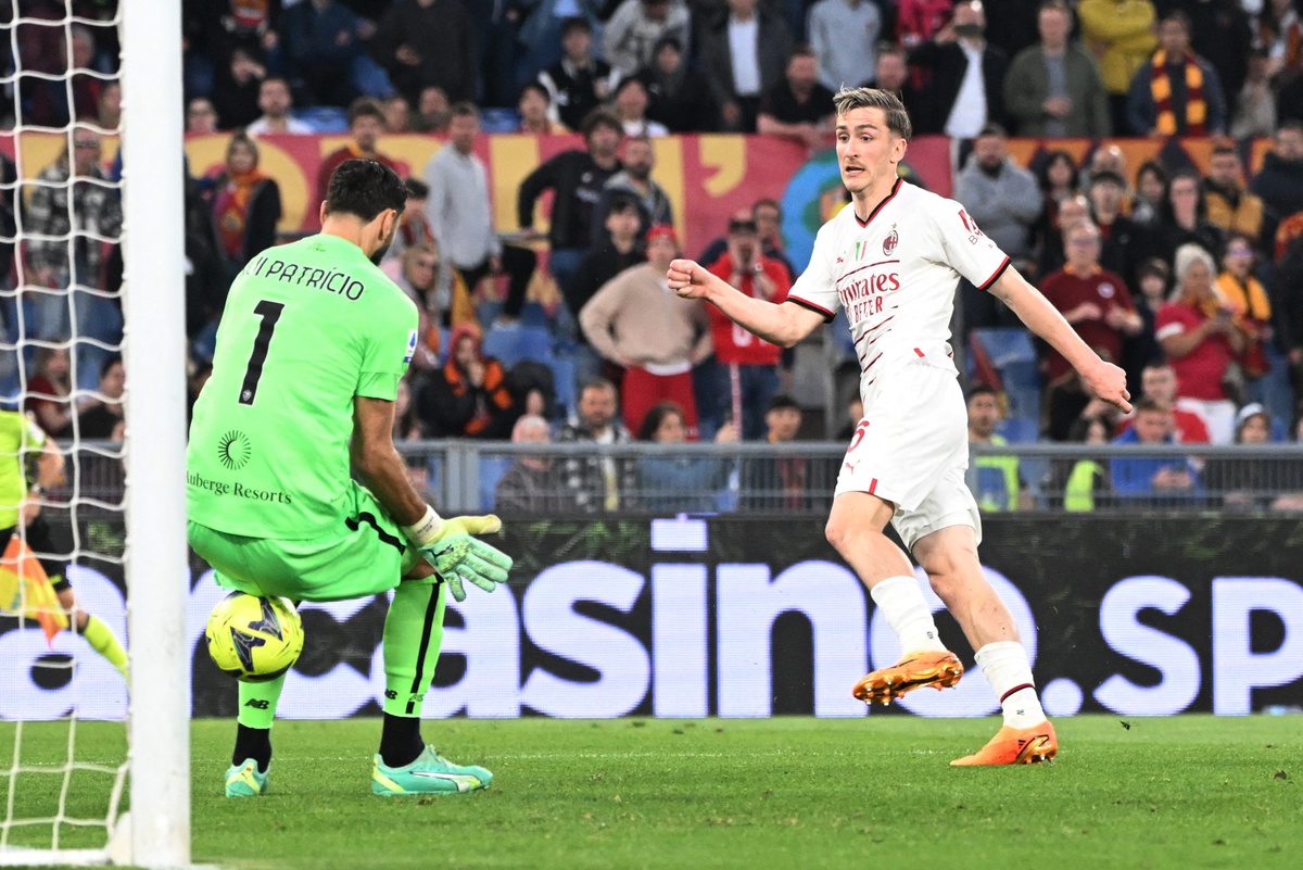 Roma lỡ cơ hội vào top 4 vì bàn thua ở phút 90+7 - Bóng Đá