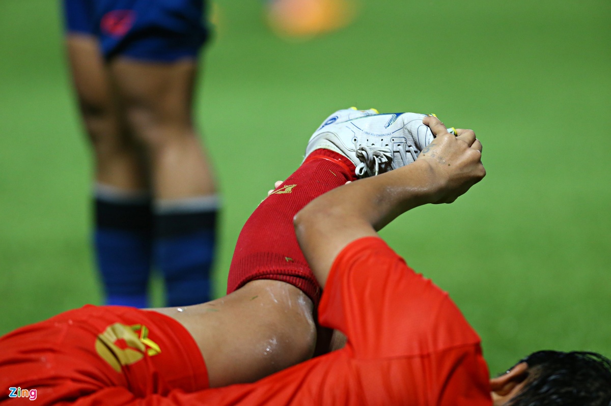 Cầu thủ nữ Thái Lan khóc ròng sau trận thua ngược Myanmar - Bóng Đá