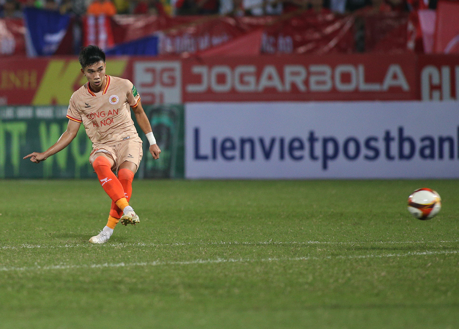 Cầu thủ U22 Việt Nam đối mặt nguy cơ dự bị ở V-League - Bóng Đá