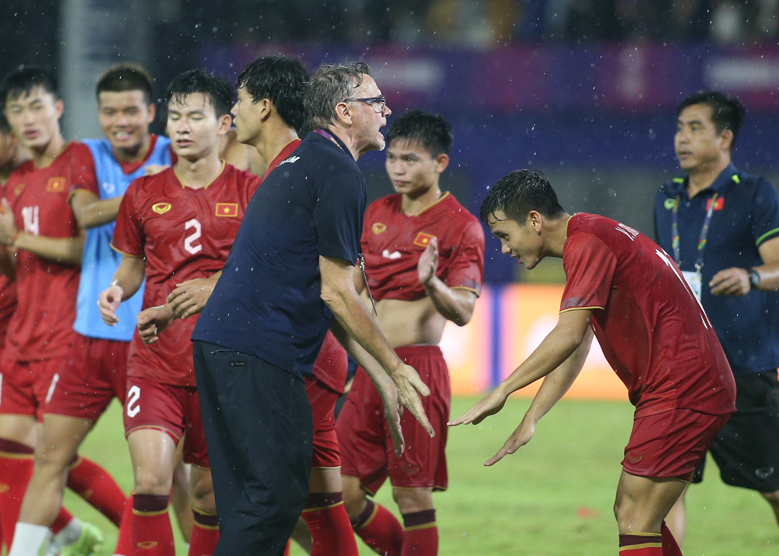U23 Việt Nam dễ thở ở U23 châu Á, vì sao HLV Troussier vẫn nhọc? - Bóng Đá