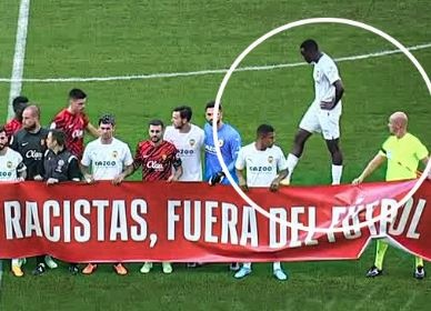 Khoảnh khắc buồn trong scandal phân biệt chủng tộc tại La Liga - Bóng Đá