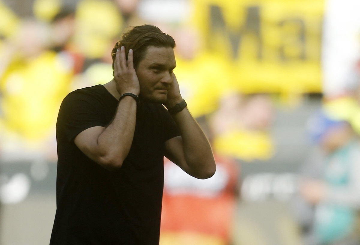 HLV Dortmund bật khóc khi mất ngôi vương vào tay Bayern - Bóng Đá