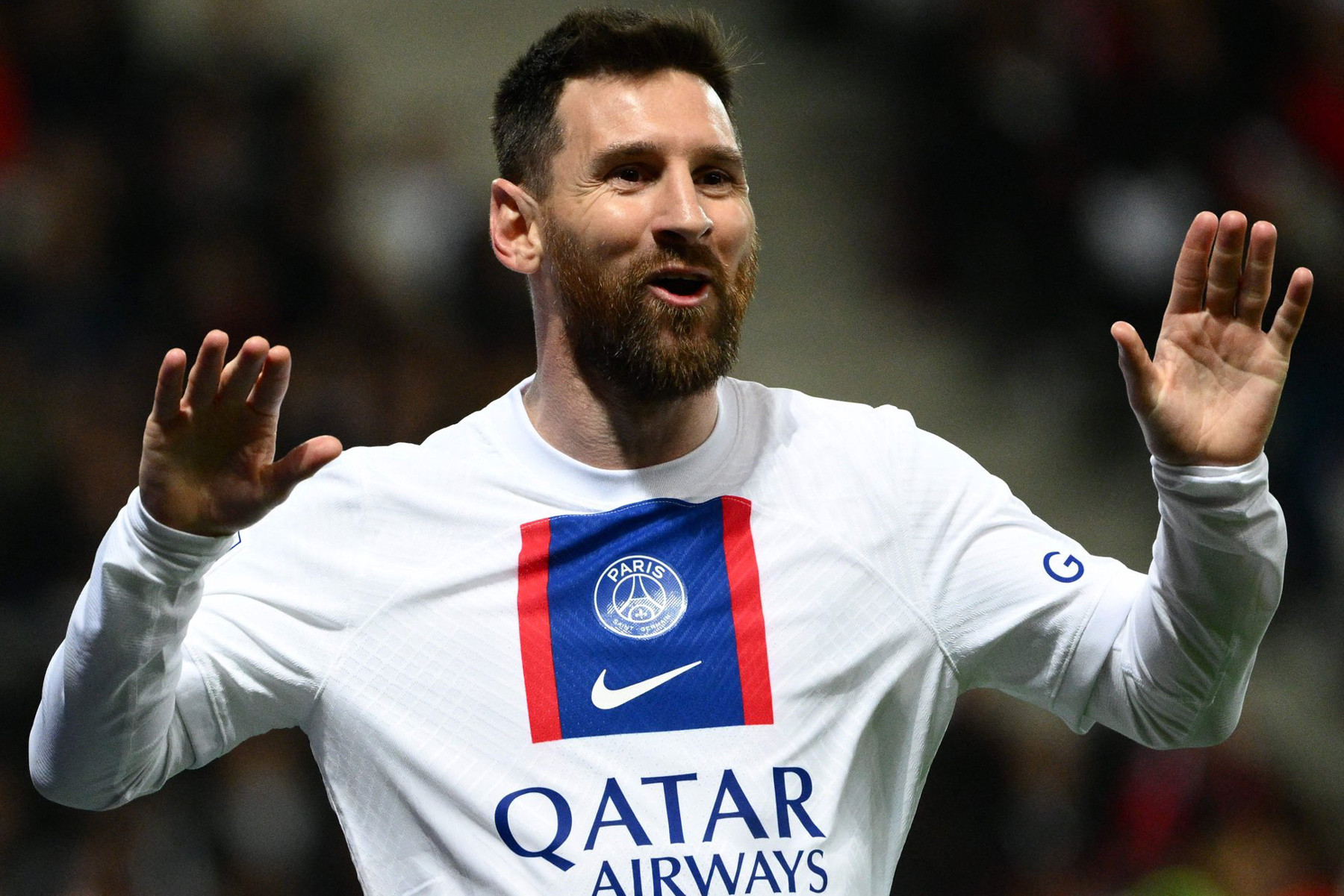 Messi đánh bại Ronaldo: Kẻ chinh phục những giới hạn - Bóng Đá
