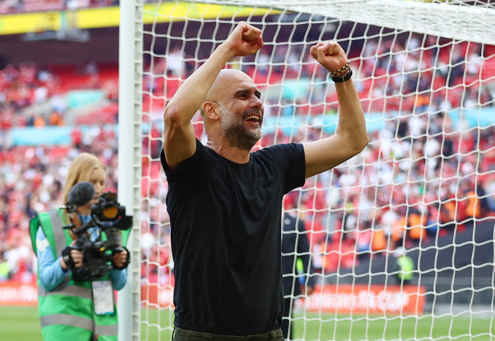 Pep Guardiola bật khóc sau khi Man City hạ gục MU - Bóng Đá