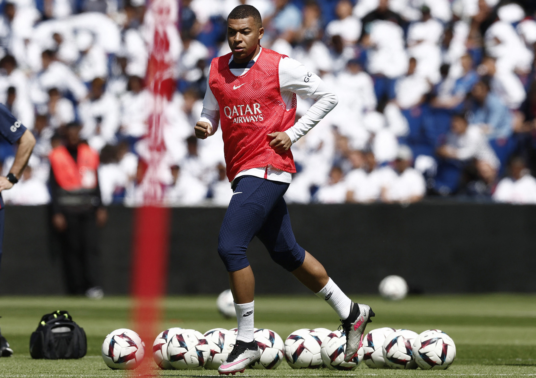 Tương lai Mbappe: Được Qatar đạo diễn đến MU - Bóng Đá