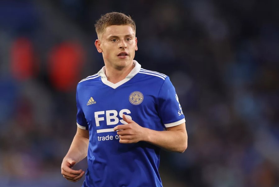 Newcastle nắm lợi thế để chiêu mộ Harvey Barnes.