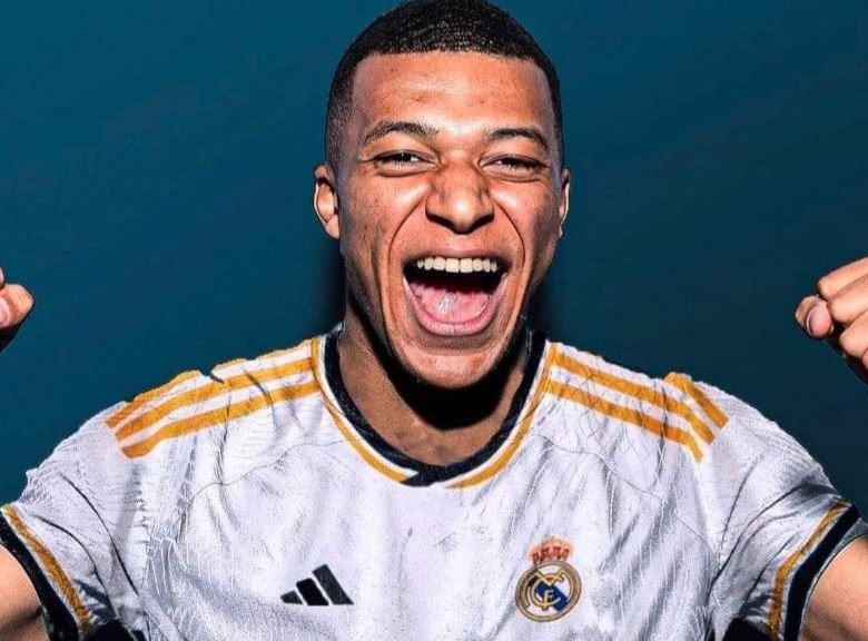 Mbappe kiên quyết rời PSG để đến Real.