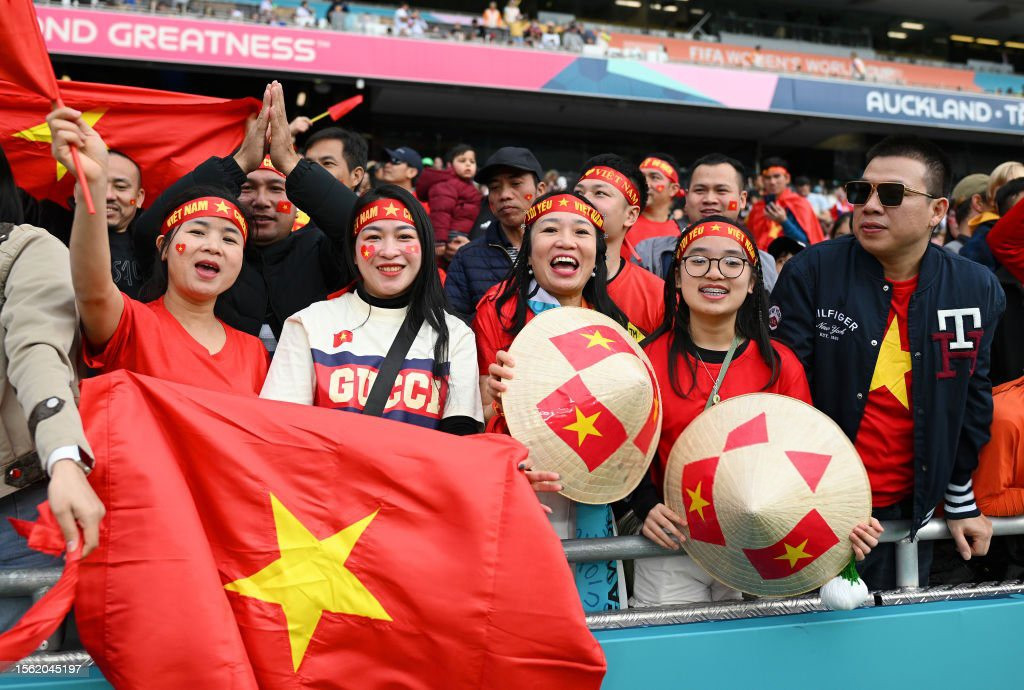 Báo chí quốc tế: CĐV Việt Nam nổi bật khán đài World Cup nữ 2023 - Bóng Đá