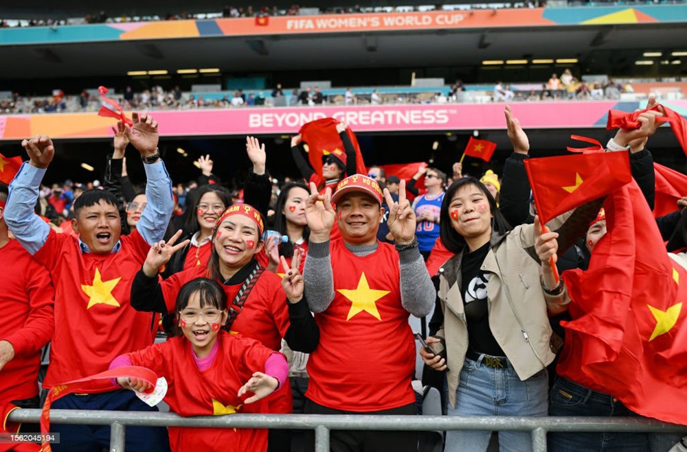Báo chí quốc tế: CĐV Việt Nam nổi bật khán đài World Cup nữ 2023 - Bóng Đá