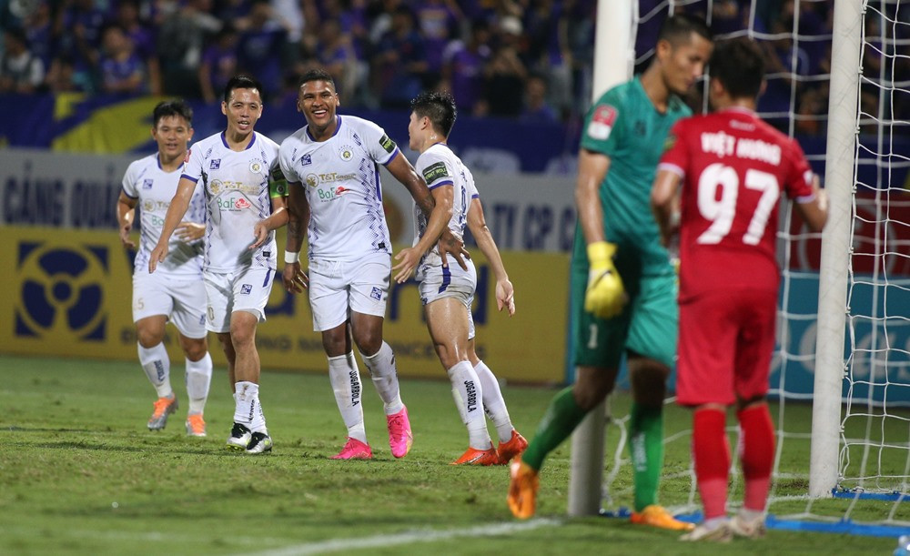 HLV Hà Nội chỉ ra địch thủ trong cuộc đua ngôi vương V-League - Bóng Đá