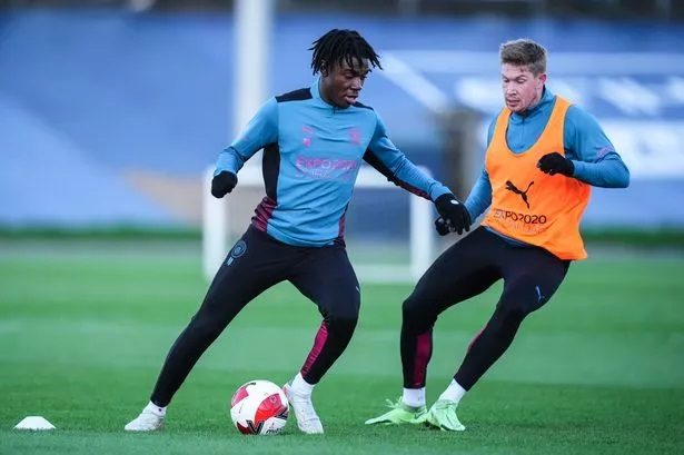 Romano cho rằng, Liverpool chỉ cần chi thêm 3 triệu bảng, tức chuyển lời đề nghị từ 42 sang 45 triệu bảng là sẽ có được cái gật đầu của Southampton.