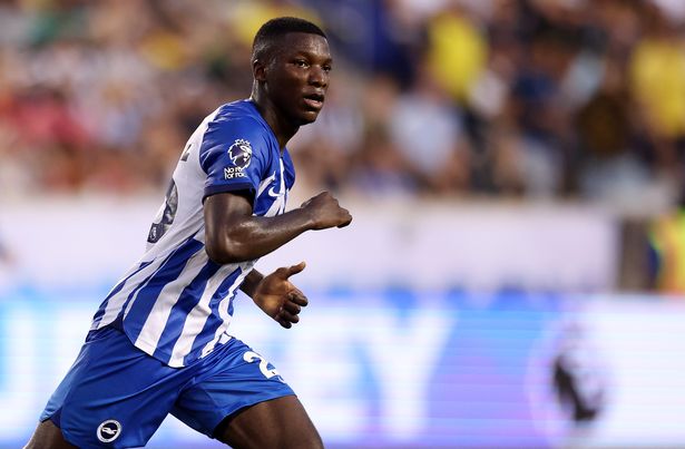 Gary Neville khuyên Liverpool chiêu mộ Moises Caicedo.