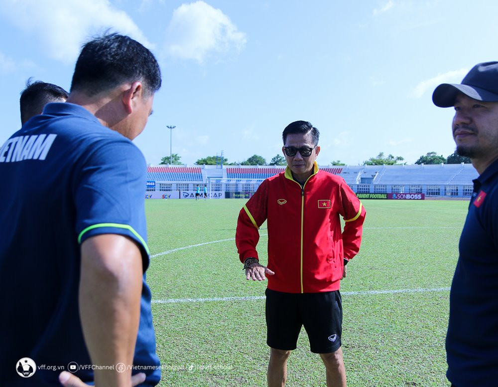 U23 Việt Nam làm quen sân Rayong, sẵn sàng lấy 3 điểm trước U23 Lào - Bóng Đá