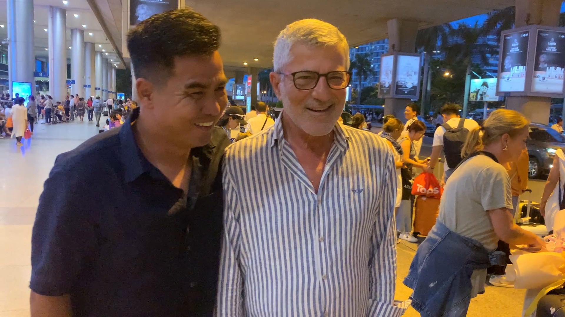 HLV Calisto hạnh phúc trở lại Việt Nam dự trận cầu đặc biệt - Bóng Đá