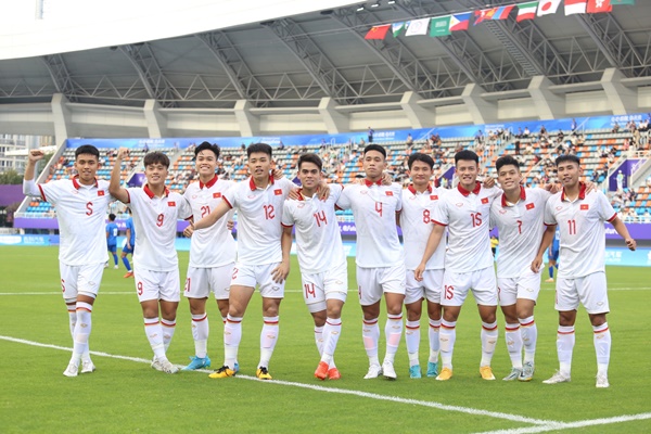 HLV Hoàng Anh Tuấn chỉ ra mục tiêu khi Olympic Việt Nam đấu Iran - Bóng Đá