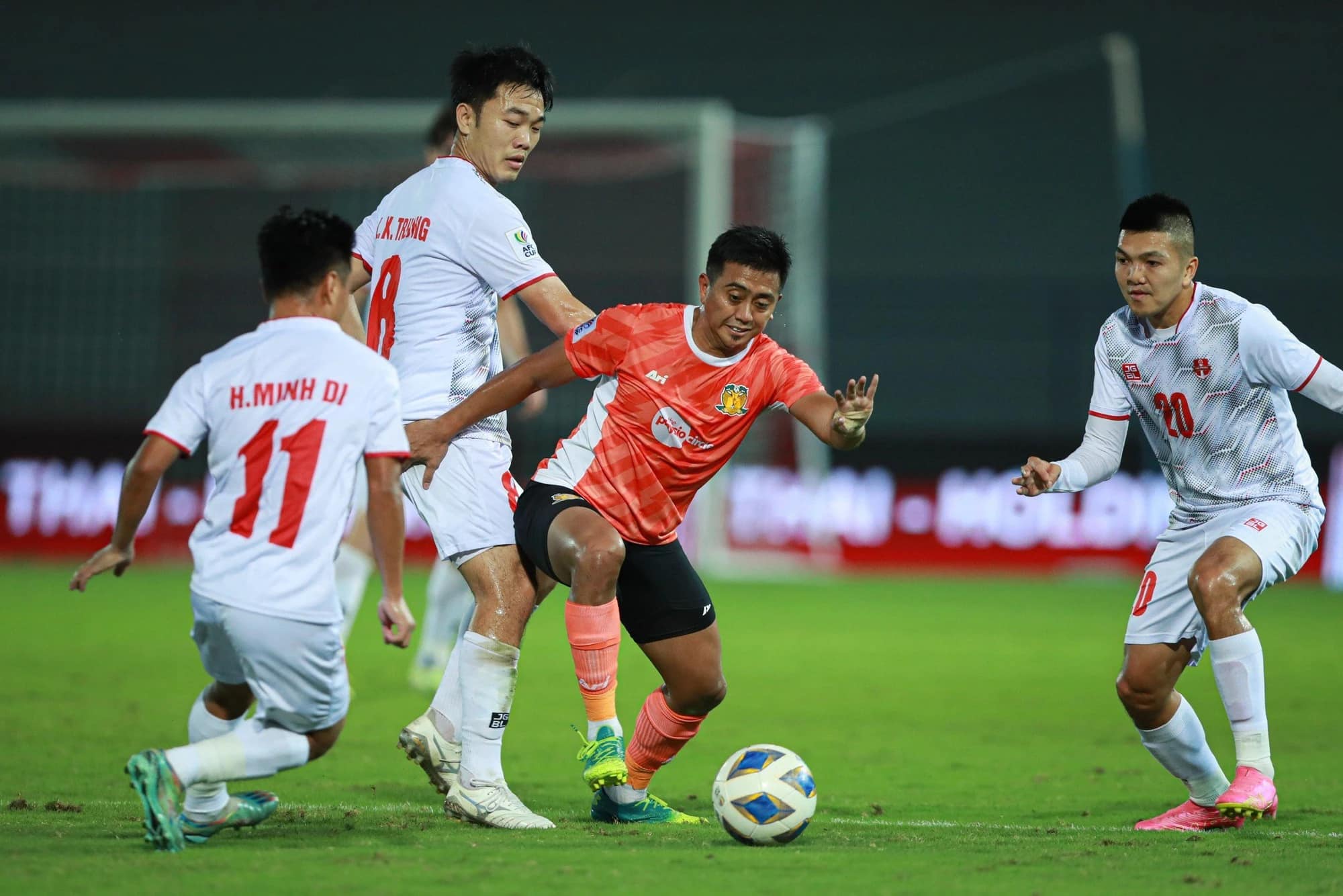 Thất bại khi ra châu Á, HLV V-League nói thẳng suy nghĩ về AFC Cup - Bóng Đá