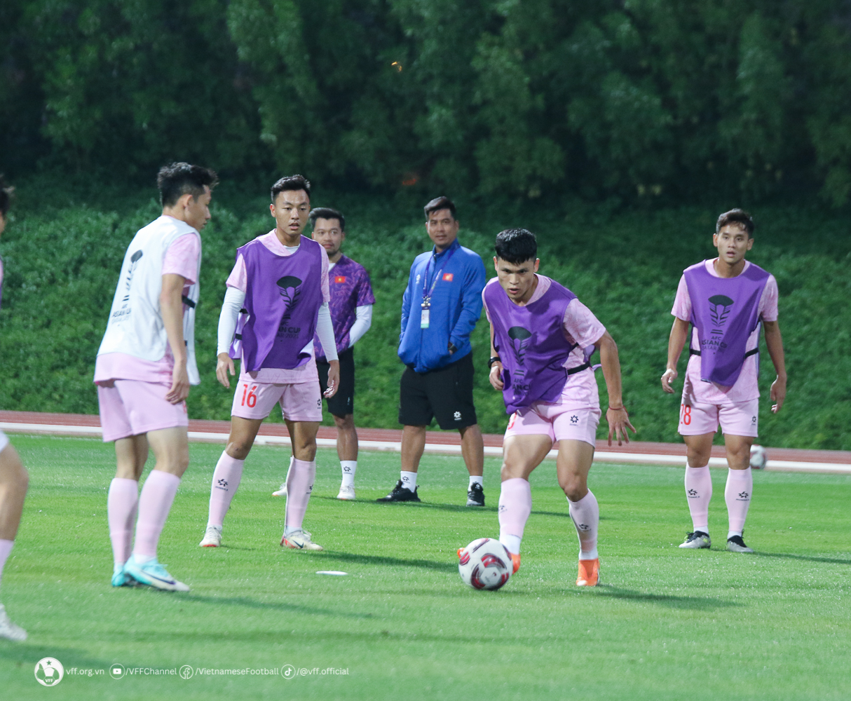 BLV Quang Huy chỉ ra điểm yếu của tuyển Việt Nam - Bóng Đá