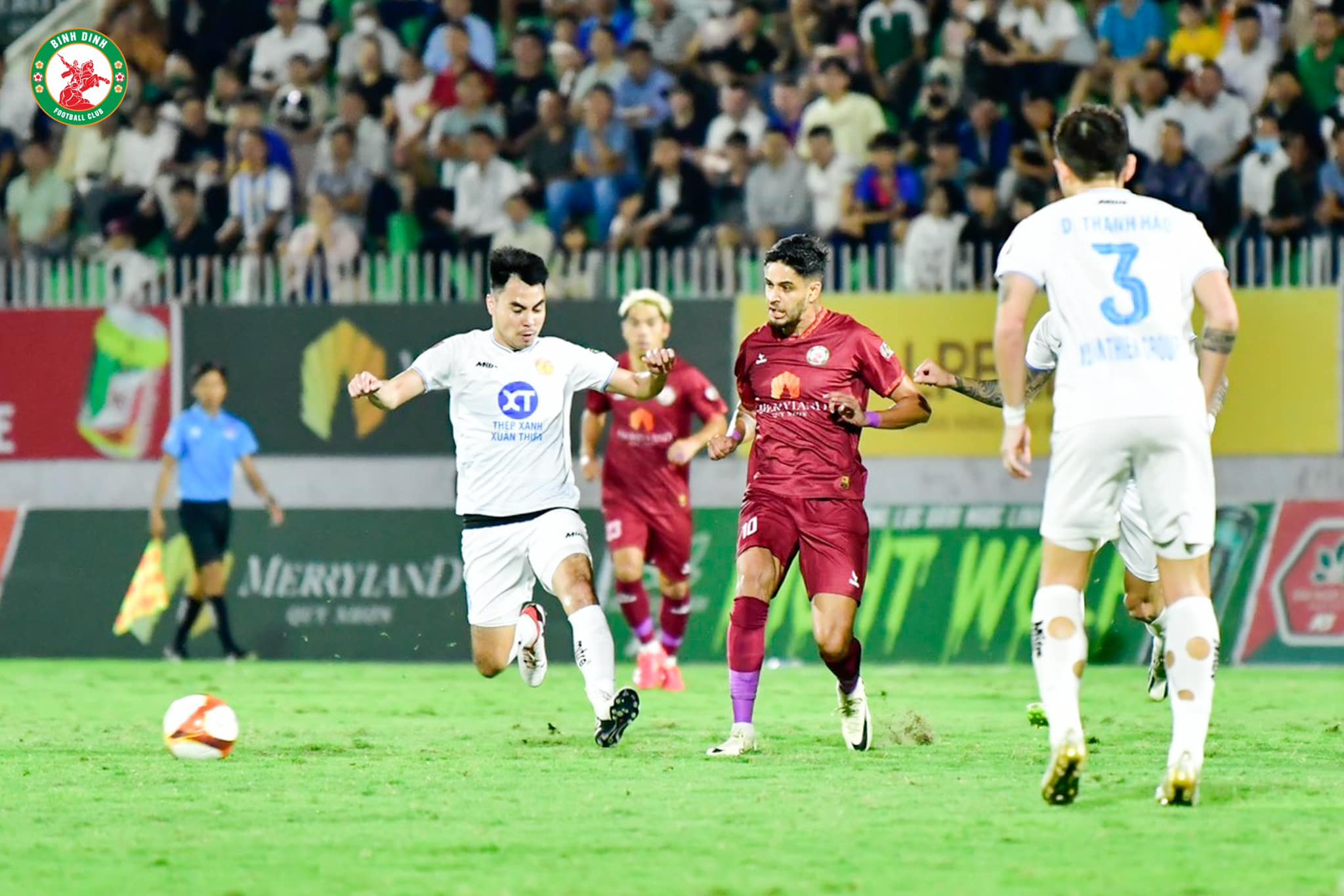 Hạ gục đội dẫn đầu V-League, HLV tiết lộ 1 điều về Văn Lâm - Bóng Đá