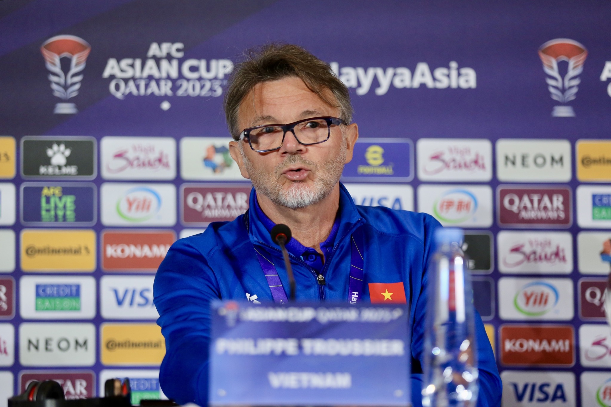 Cựu trợ lý thầy Park nêu lý do HLV Troussier chưa rời ghế tuyển Việt Nam - Bóng Đá